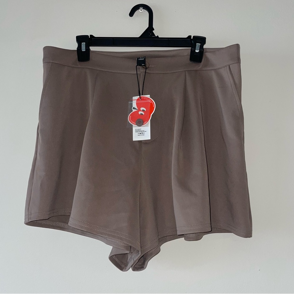 Cider High Waist Pleated Pockets Brown Shorts